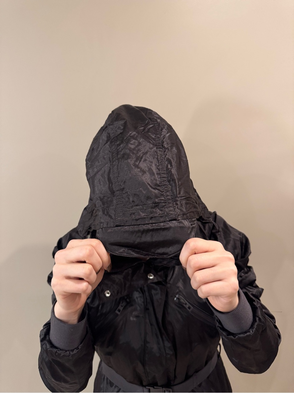 Stella McCartney Black Quilted High-Collar Puffer Jacket - Picture 5 of 6